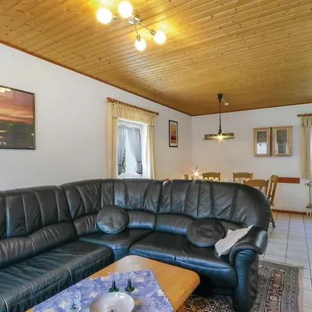 Holiday home 4 In